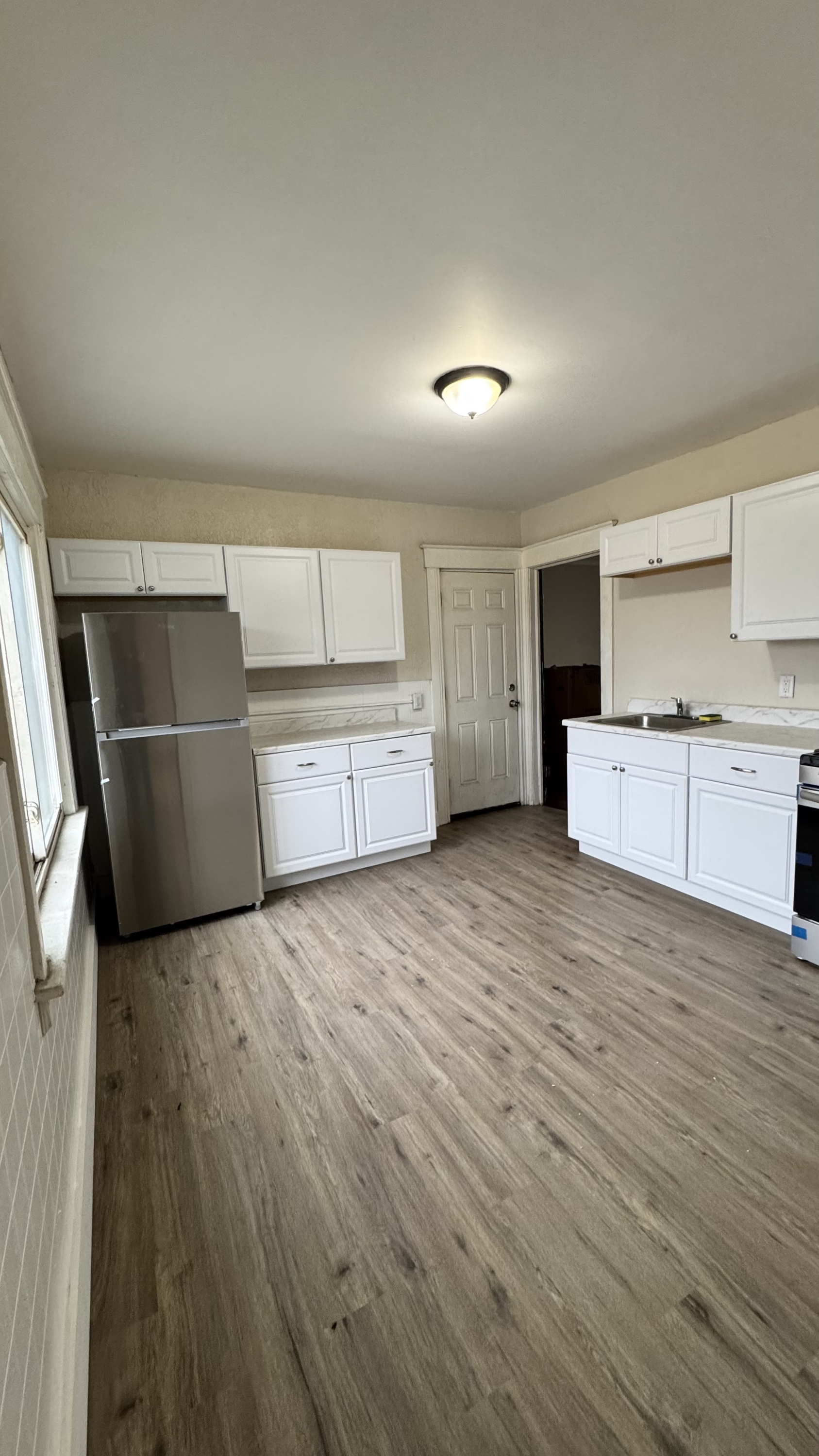 1109 Wolf Street - 1